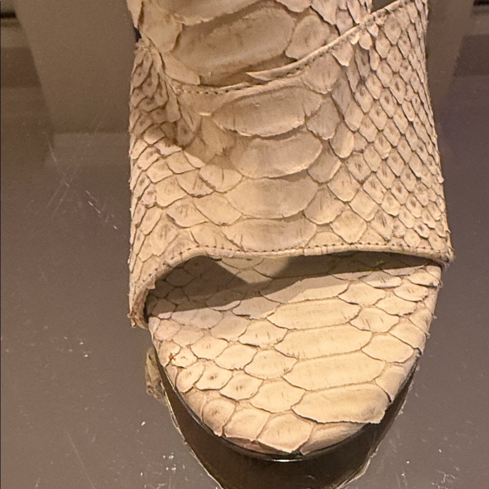 Omelle Elegant Cream/Grey Skin Sandals 37 1/2 - Bronze Stacked Heel NEVER worn - Picture 7 of 12